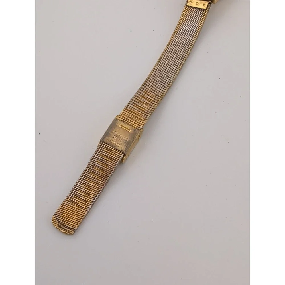 Gloria Vanderbilt II Women's Watch 18mm Case Gold Mesh Metal Band- New Battery
